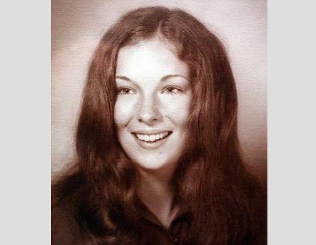 [IMAGE] Cold case killer lived normal life after he robbed victim of hers in 1975: family