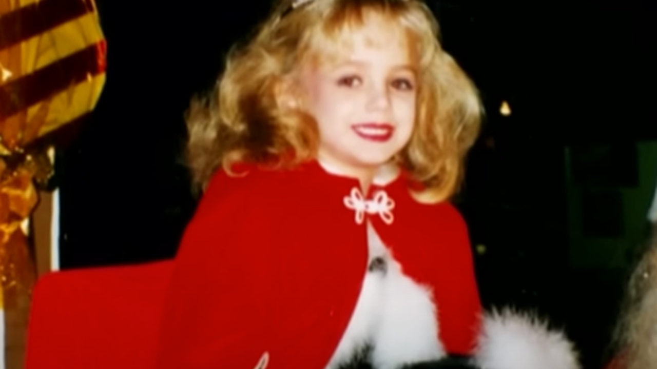 [IMAGE] Key To JonBenét Ramsey Case?! Cops Urged To Re-Test DNA On 3 Pieces Of Evidence -- Here's Why!